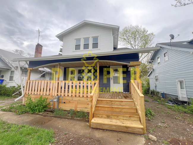 Primary Photo - 3 bedrooms 2 bathrooms house for rent