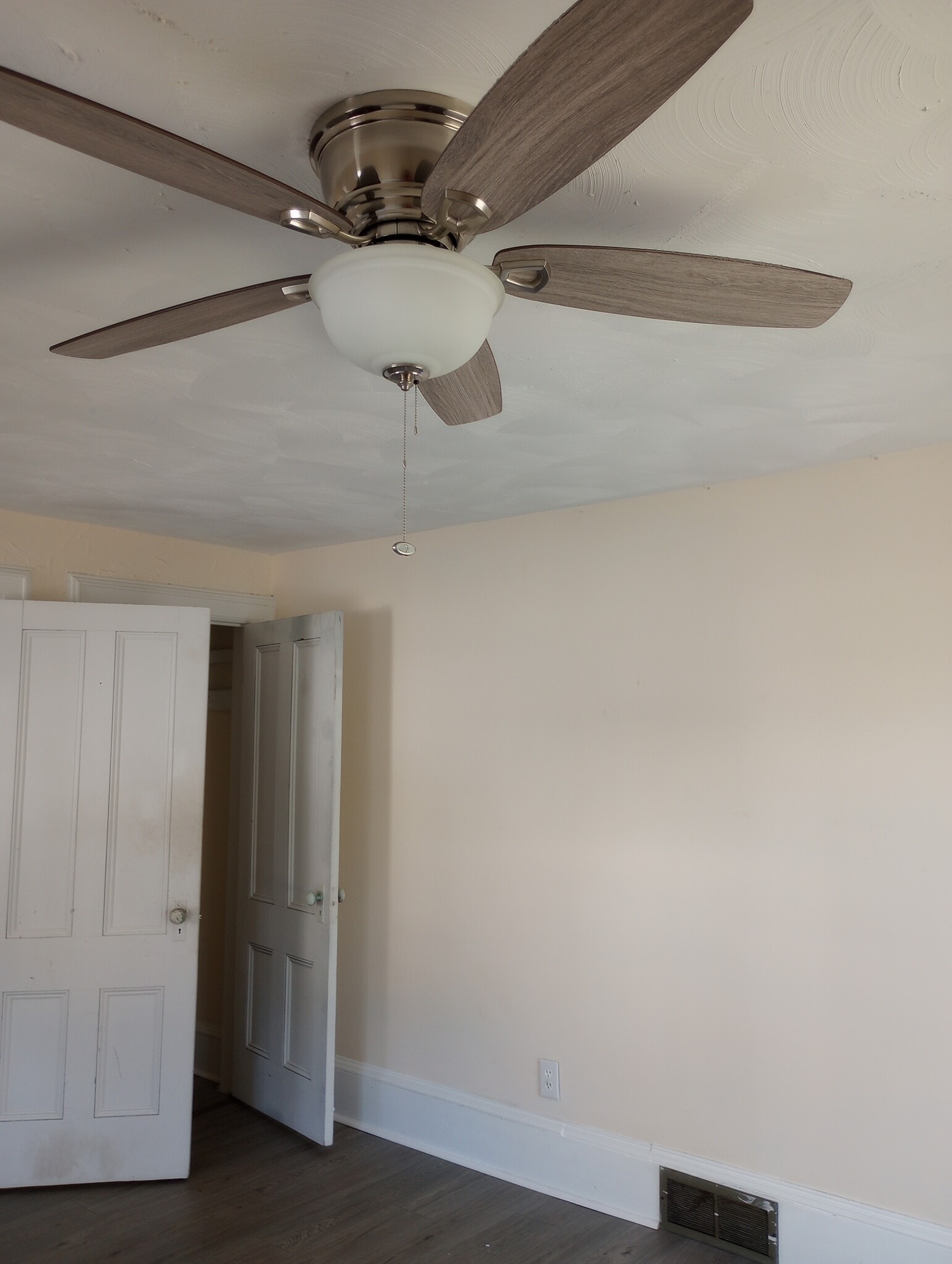 Building Photo - 410 Linden Pl