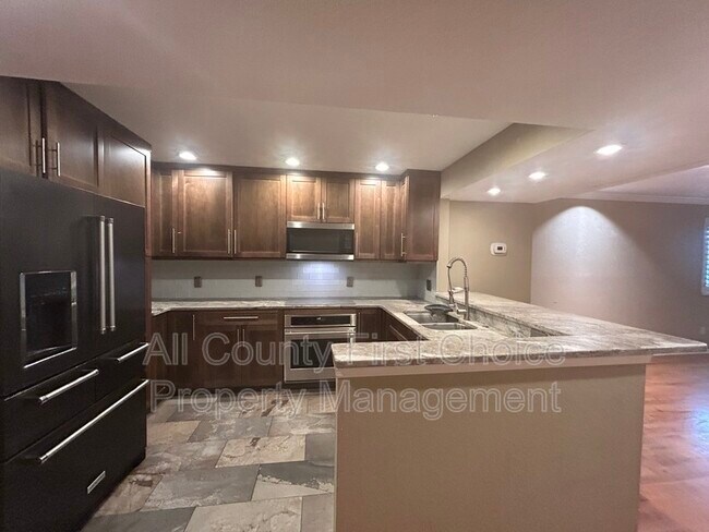 Building Photo - 9650 Tara Cay Ct