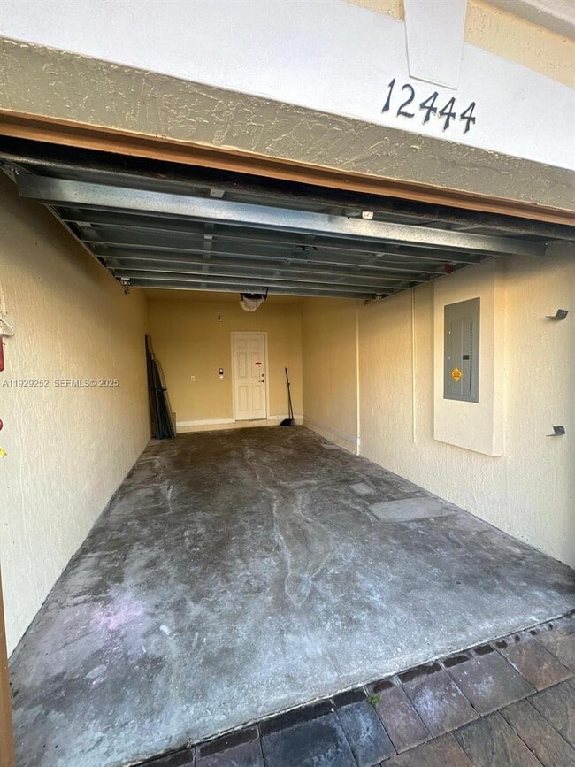 Building Photo - 12444 Emerald Creek Manor