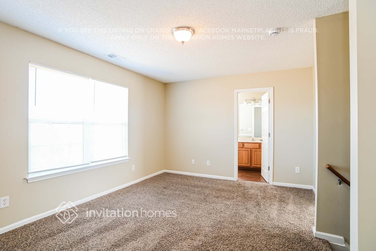 Building Photo - 402 Glencroft Dr