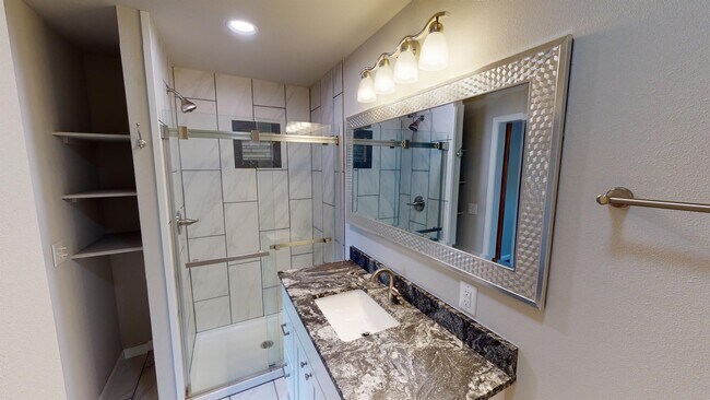 Building Photo - 6010 E 18th St