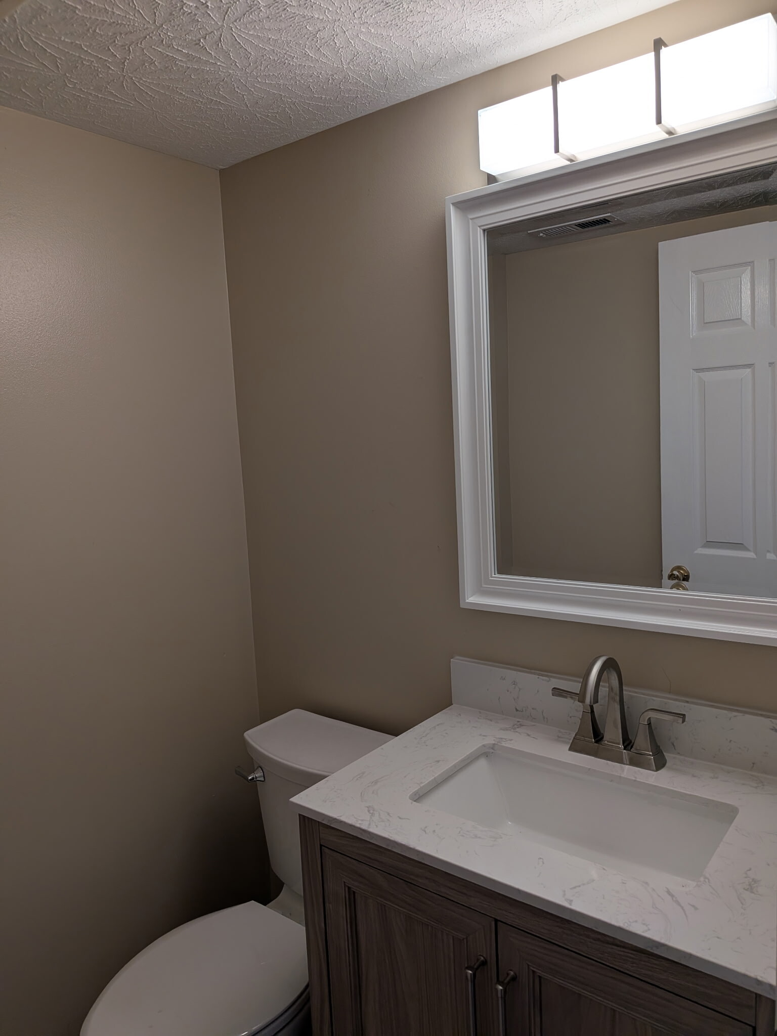 Building Photo - 907 Weeping Willow Dr