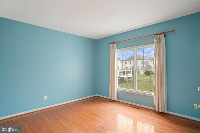 Building Photo - 43513 Lucketts Bridge Cir