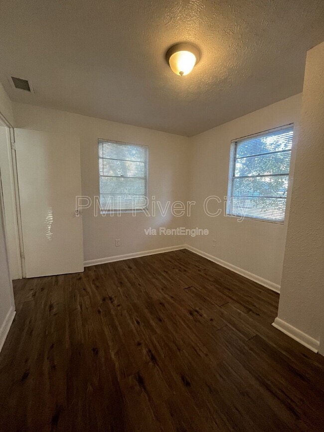 Building Photo - 2581 Orion St