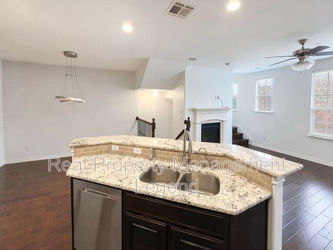 Building Photo - 5729 Knox Dr