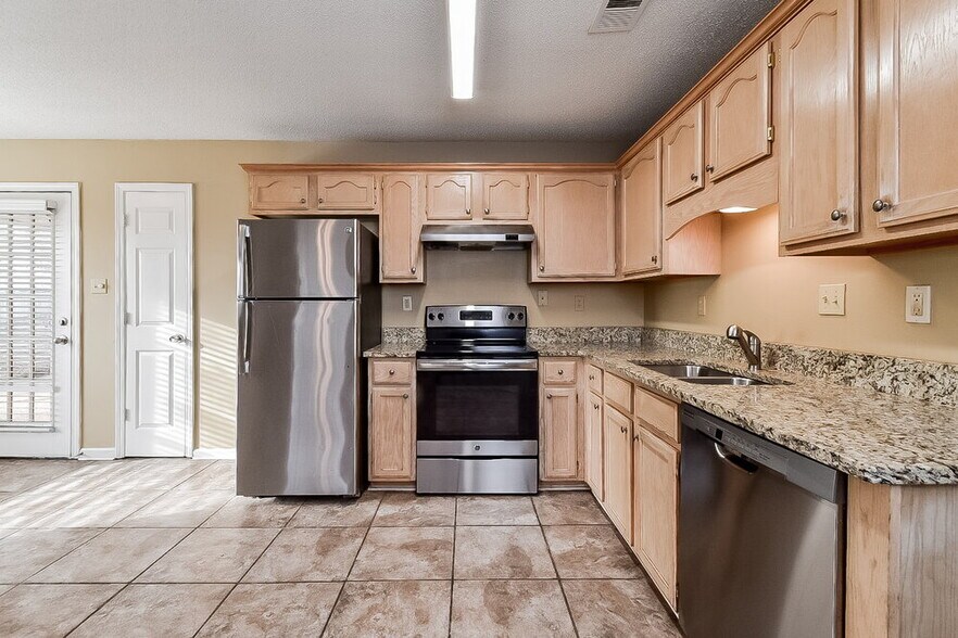 Building Photo - 7084 Lindsey Leaf Cove