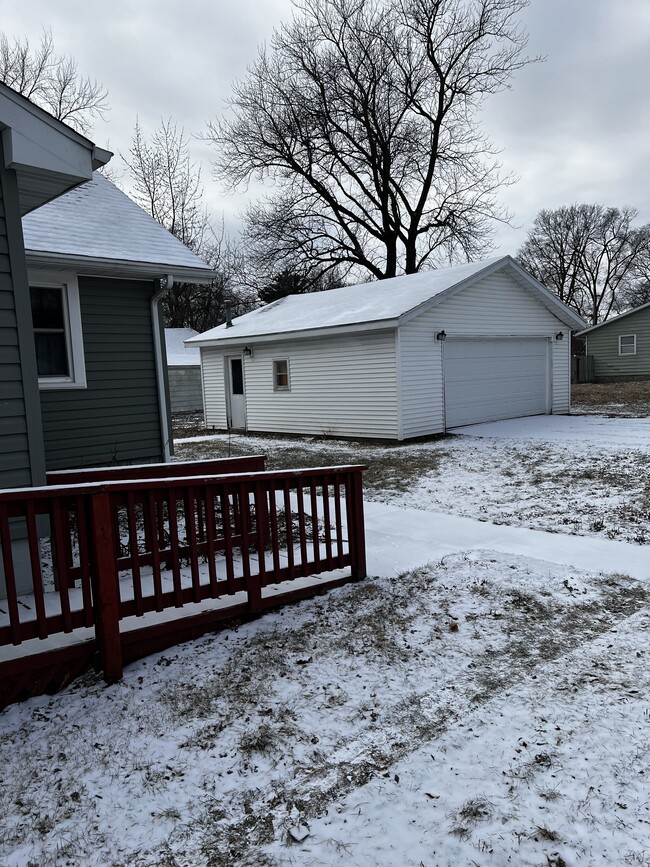 Detached Garage - 510 Galt Ave