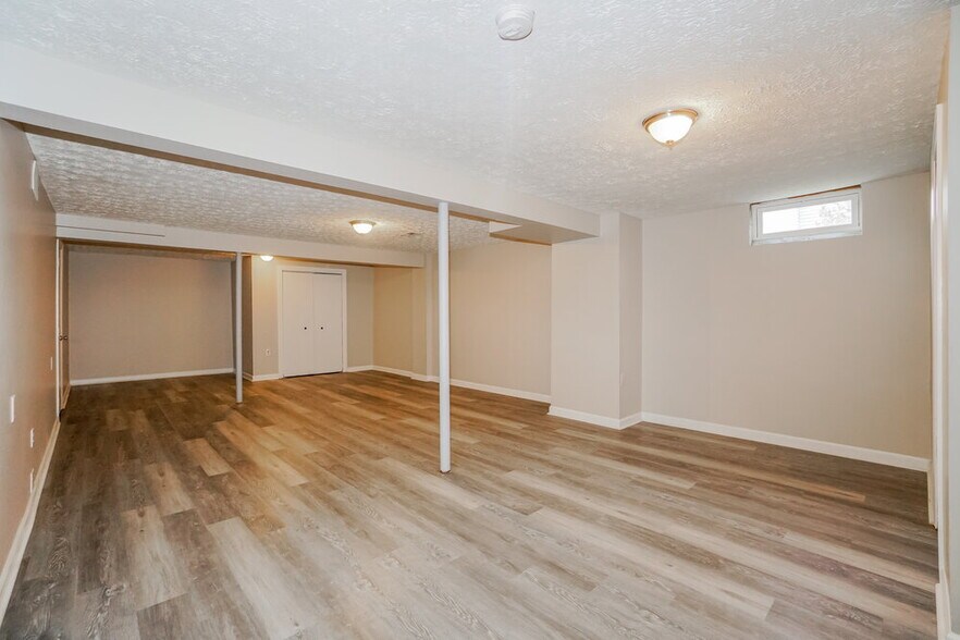 Building Photo - 1097 Leclerc Pl