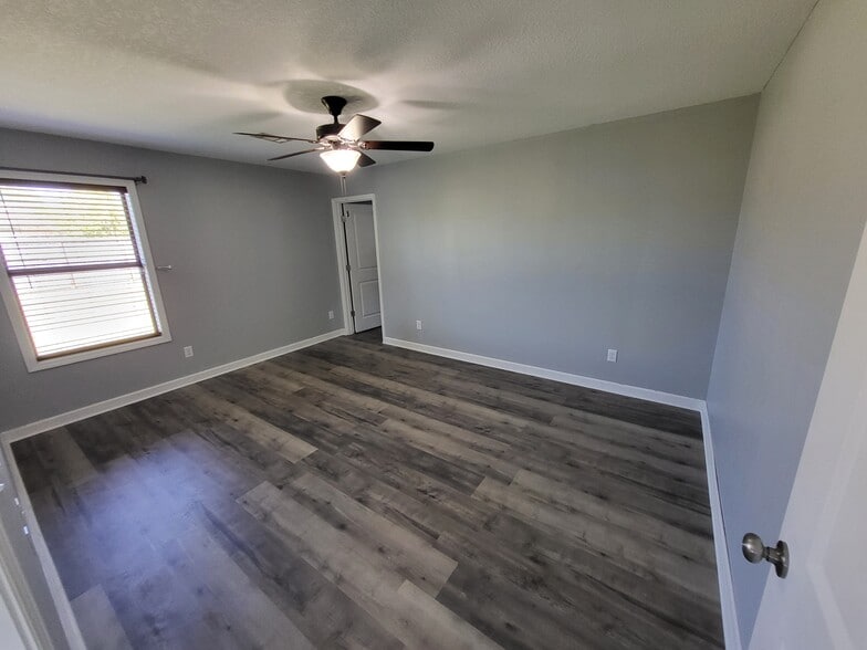 Building Photo - 162 Wexford Way