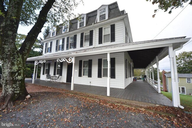 Building Photo - 4710 Schley Ave