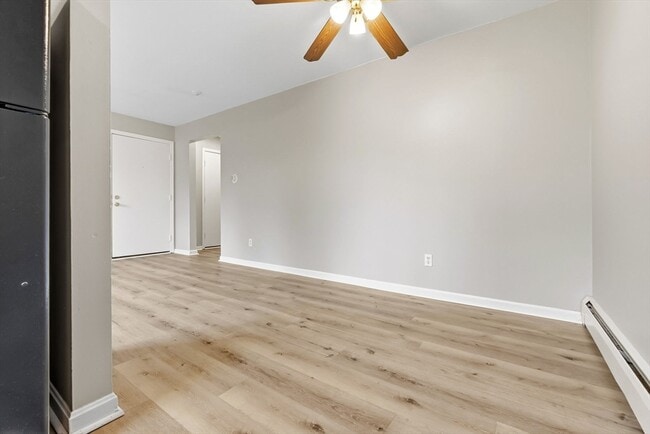 Building Photo - 6 Venice St