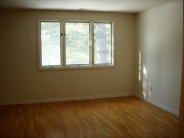 Master Bed Triple Window - 140 Dickinson Ln