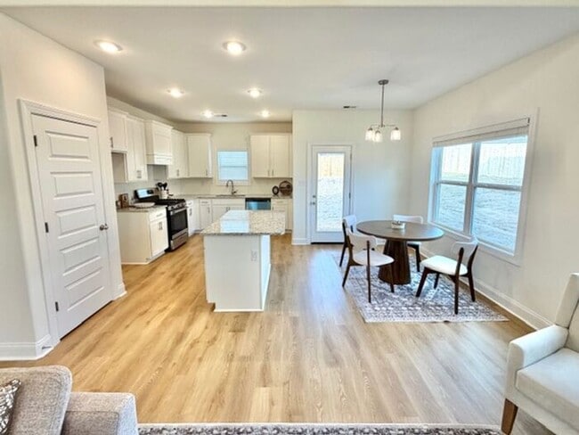 Building Photo - 10262 March Mdws Wy