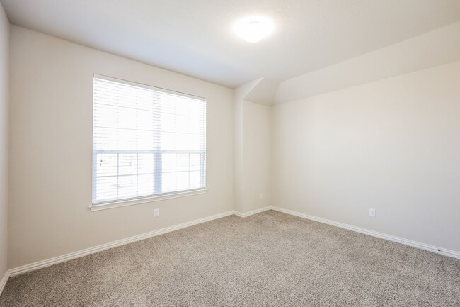 Building Photo - 4-Bedroom Home Near SeaWorld & Alamo Ranch | Easy Access to 1604, 151 & Lackland AFB |