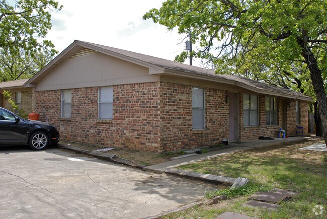 Building Photo - Maurice Street Duplexes