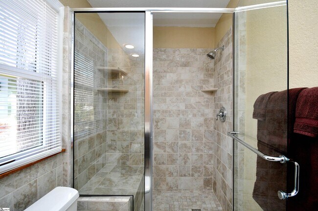 Building Photo - 1671 Hogback Mountain Rd