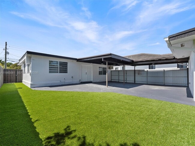 Building Photo - 3031 SW 64th Ave