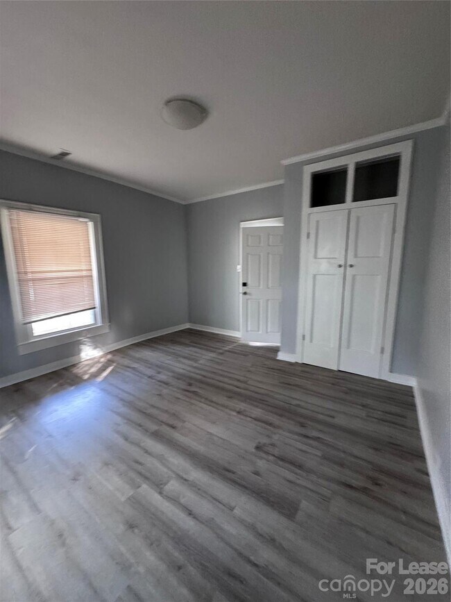 Building Photo - 65 White St SW