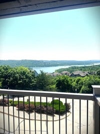 Building Photo - 3 Treehouse Ln