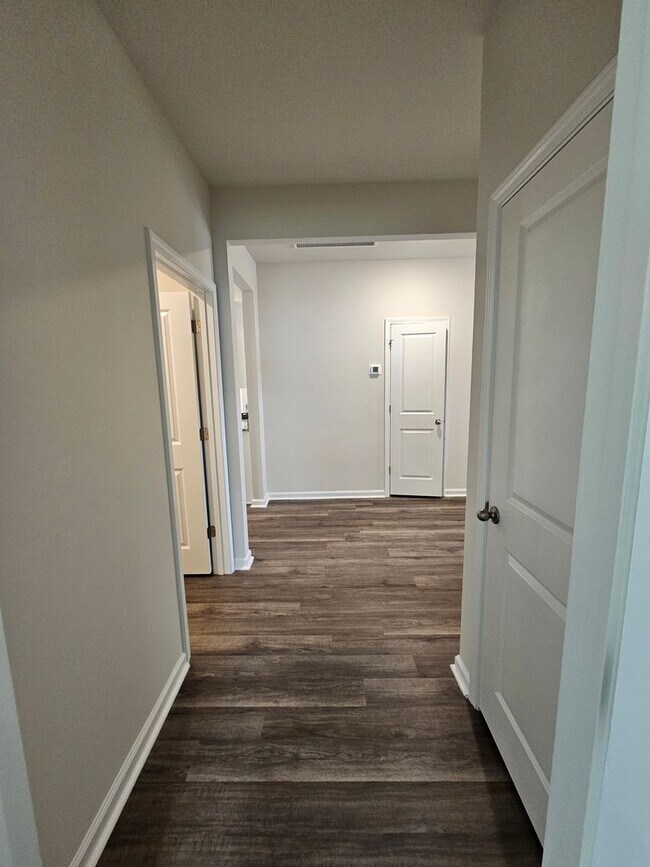 Building Photo - 3015 Long Spur Dr