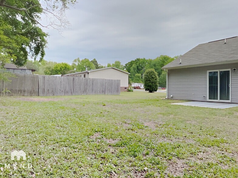 Building Photo - 195 Hunter Landing Dr
