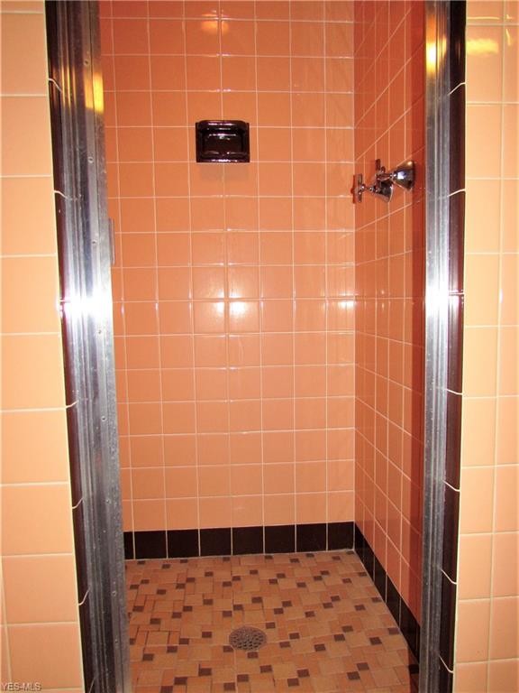 Building Photo - 11509 Lake Ave