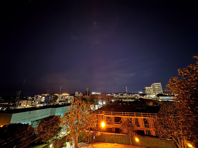 Building Photo - 2027 Beloit Ave