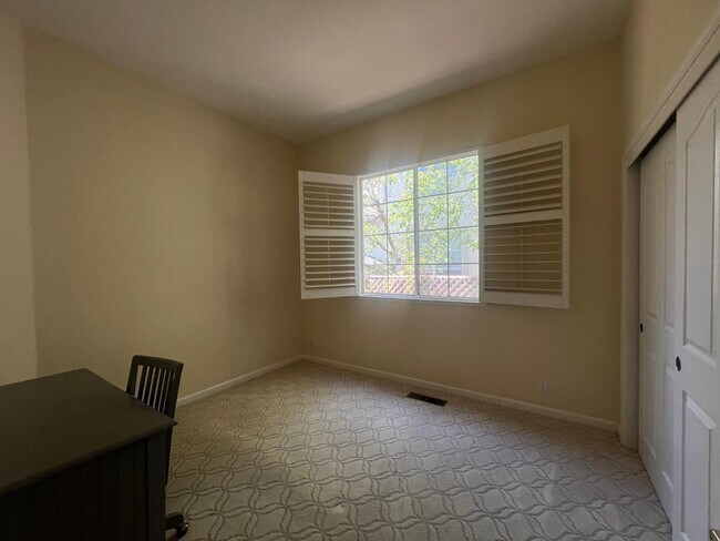 Building Photo - 6041 Assisi Ct