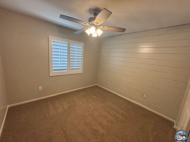 Building Photo - 642 Las Lomas St