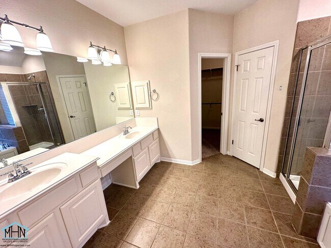 Building Photo - BEAUTIFUL 4 bed/2.5 bath near Stone Oak, j...