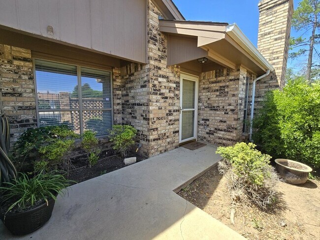 Building Photo - 2311 Haynes Ave