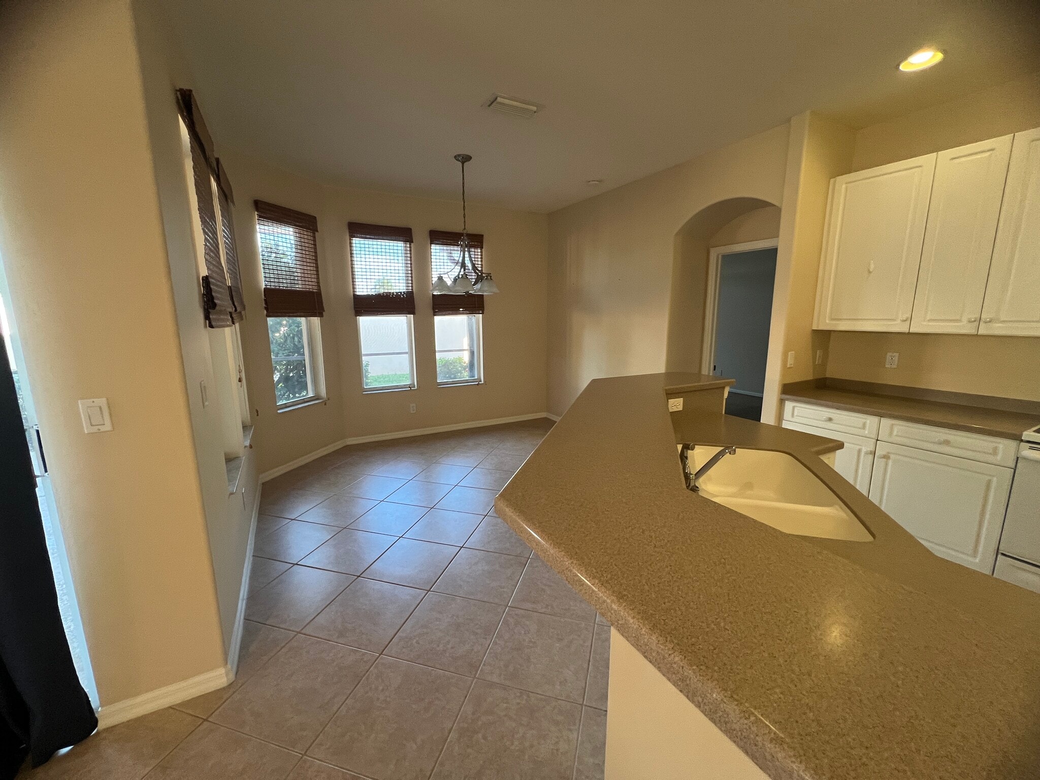 Building Photo - 13988 Village Creek Dr