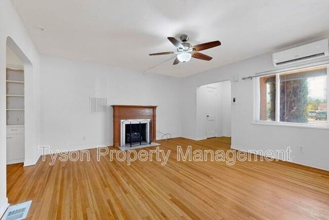 Building Photo - 1028 Princeton Dr NE