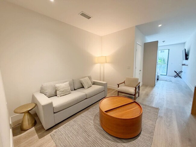 Building Photo - 239 SW 9th St