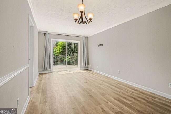 Building Photo - 2805 Northeast Expy