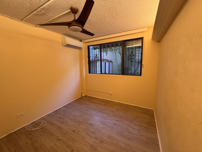 1st Bedroom - 380 Kawaihae St