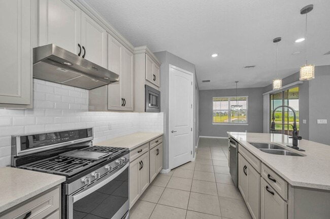 Building Photo - Large Spacious 2 bedroom 2 bath in Del Web