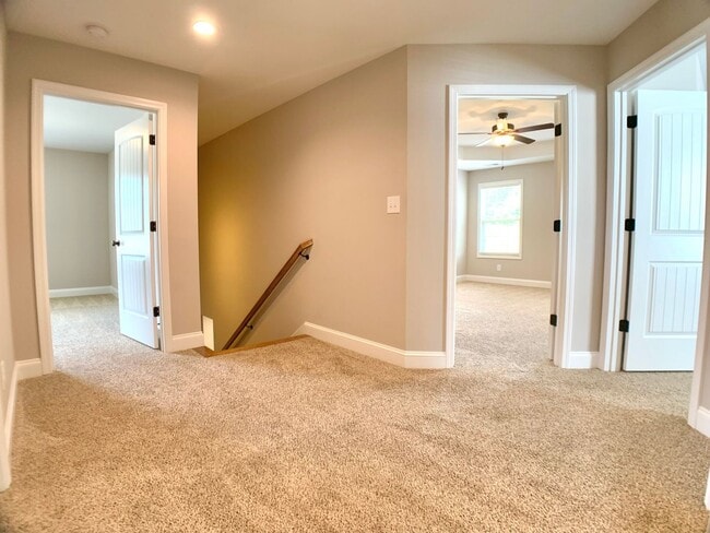 Building Photo - 733 Banister Dr