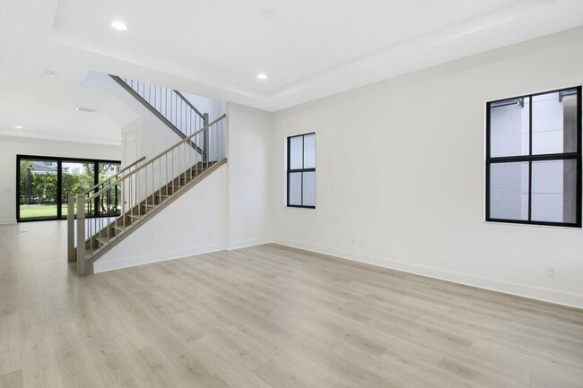 Building Photo - 5667 Delacroix Ter