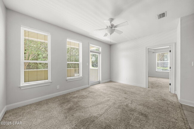Building Photo - 11 S Wildflower Dr