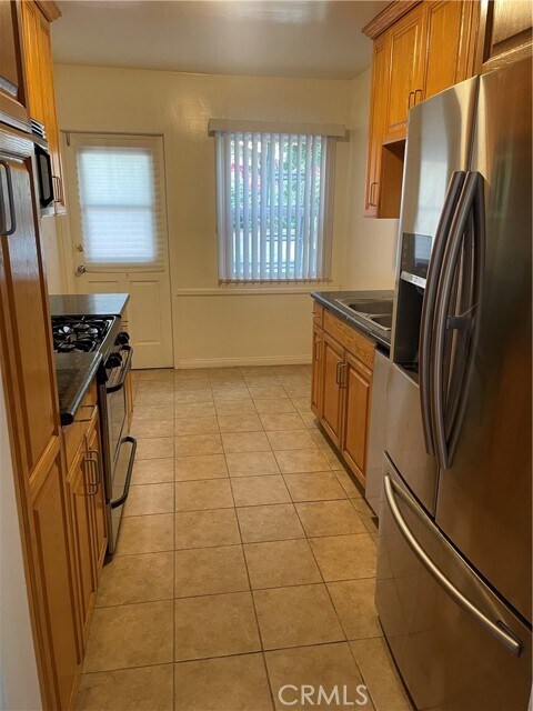 Building Photo - 5901 Woodman Ave