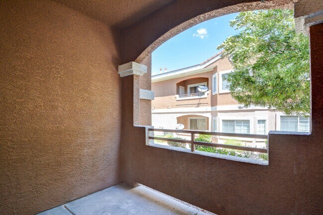 Building Photo - Completely updated and remodeled bottom-fl...