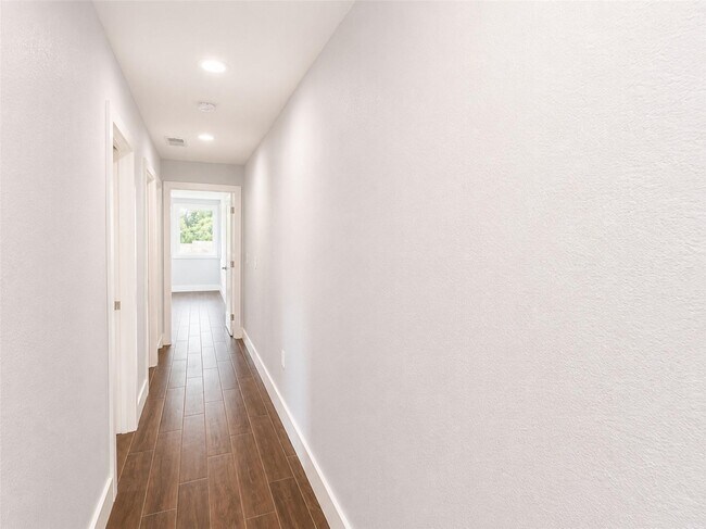 Building Photo - 1224 Kennie Dr