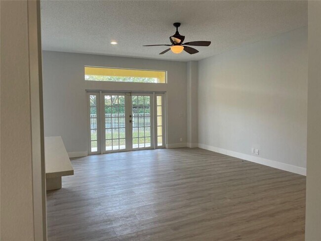 Building Photo - 4293 Laurel Ridge Cir