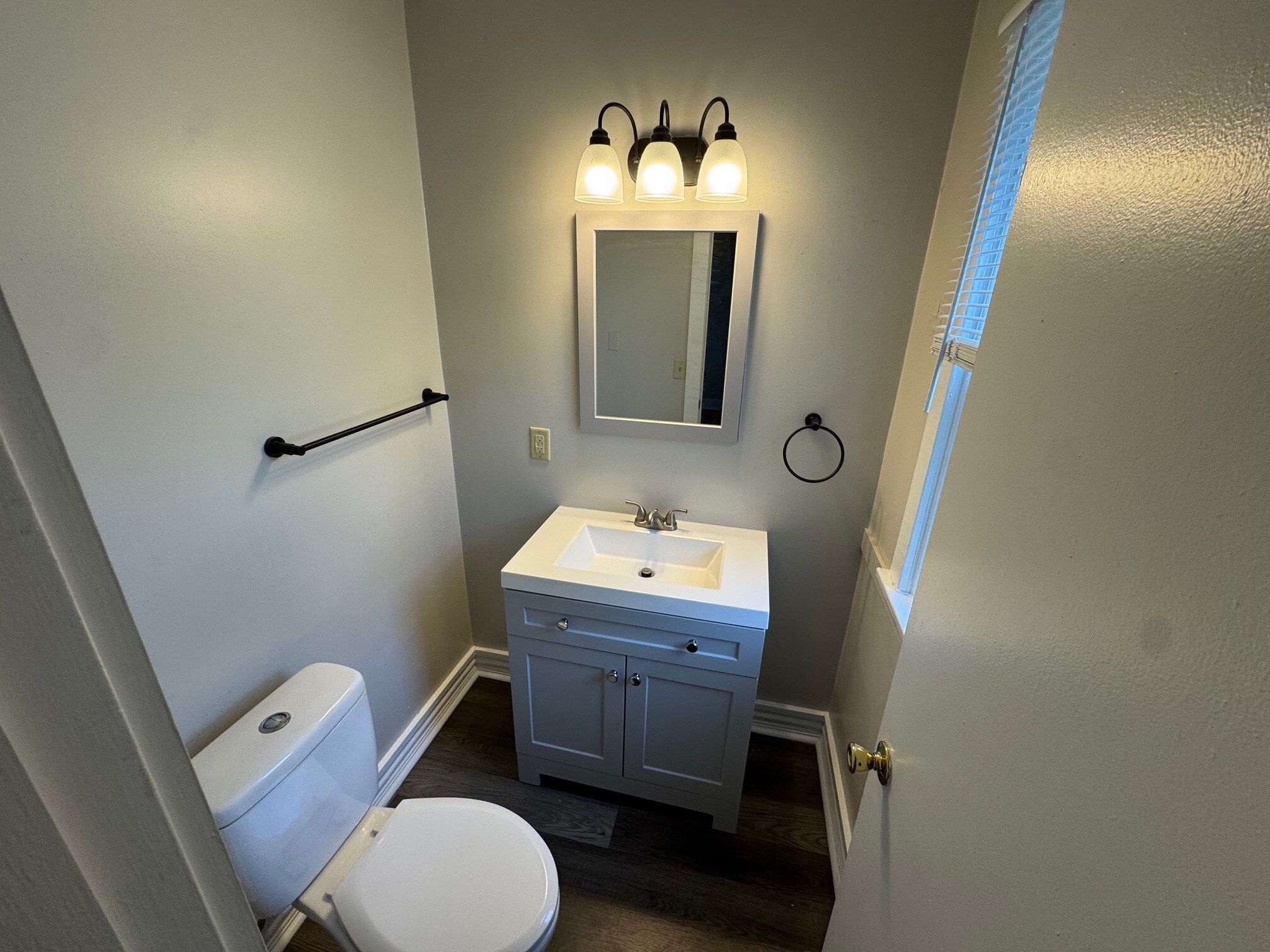 half bath - 1230 Highland St