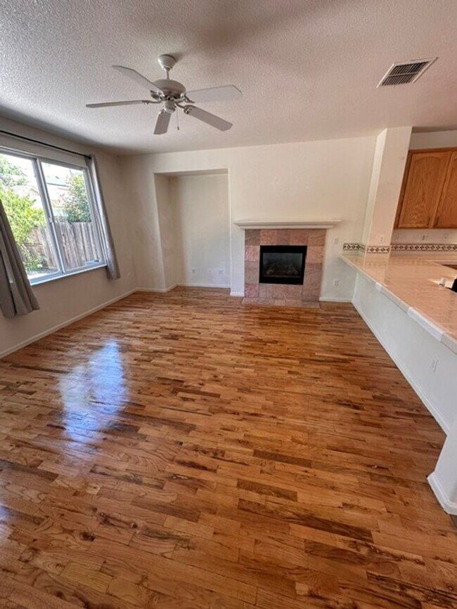 Building Photo - 5663 Lolet Way
