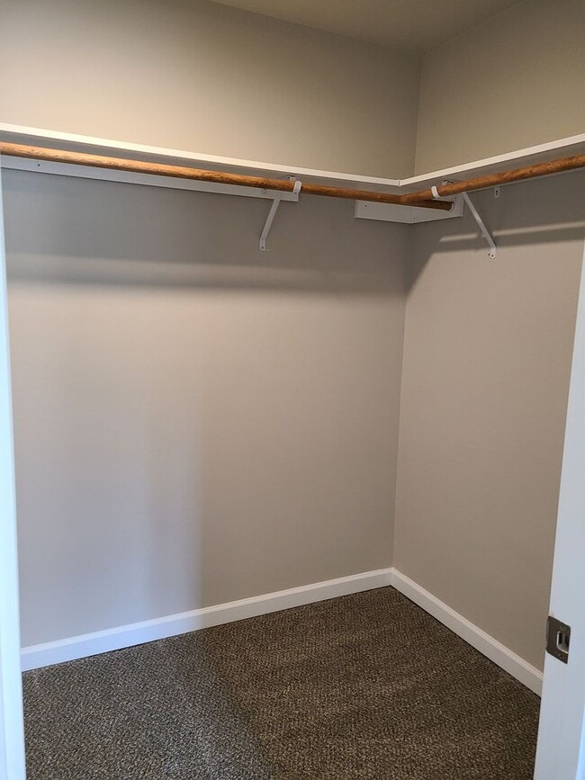 Building Photo - Yelm Creek Estates, 4 Bedroom, 2.75 Bathroom with Den