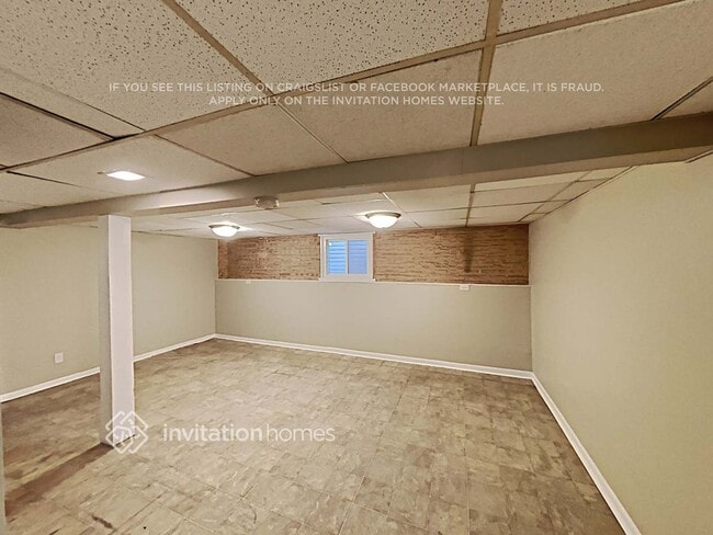 Building Photo - 4623 N Kilbourn Ave