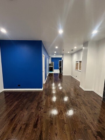 Building Photo - 8819 S Escanaba Ave
